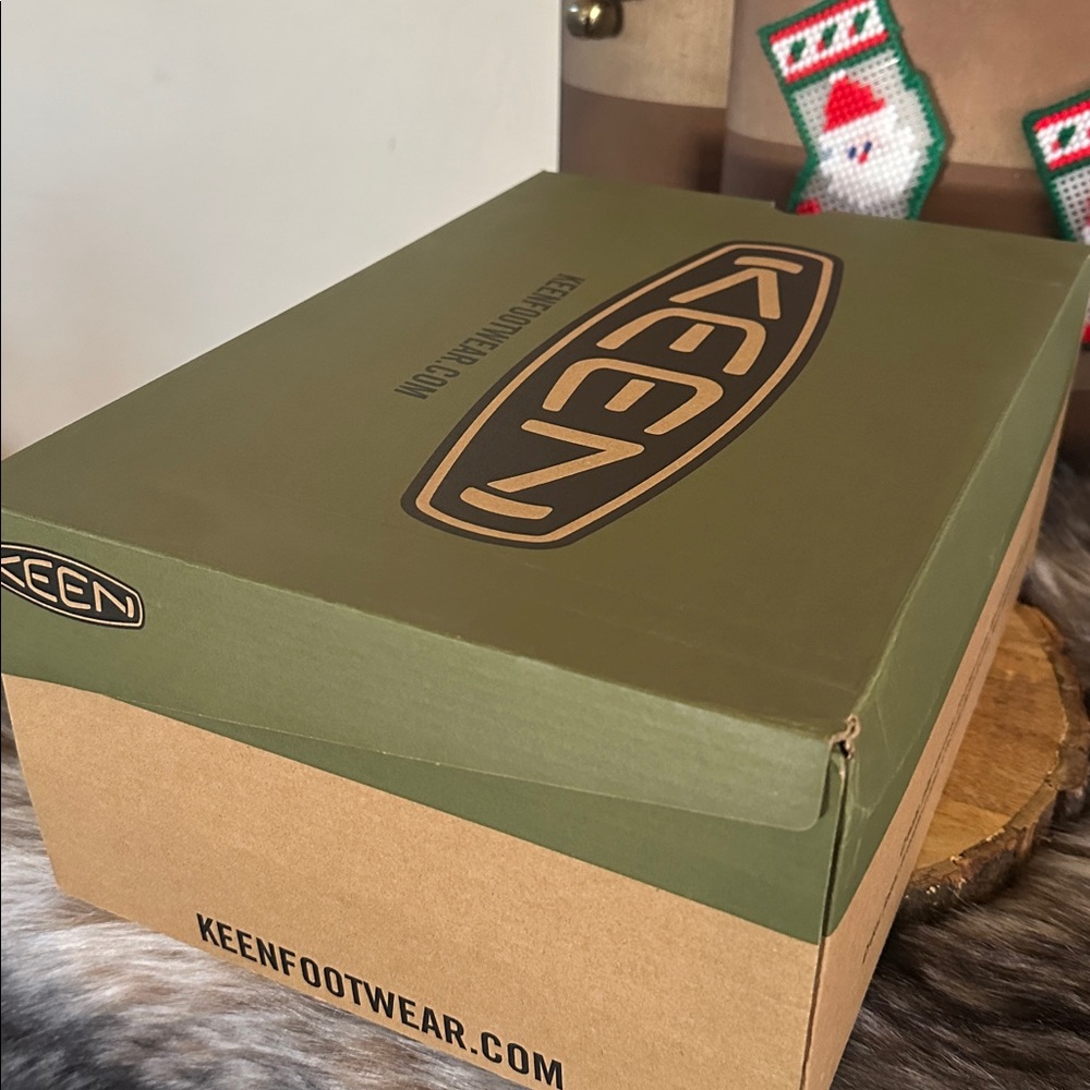 Keen *NIB* Women's Targhee II Mid Hiking Boot in Raven/Opaline - Picture 10 of 11